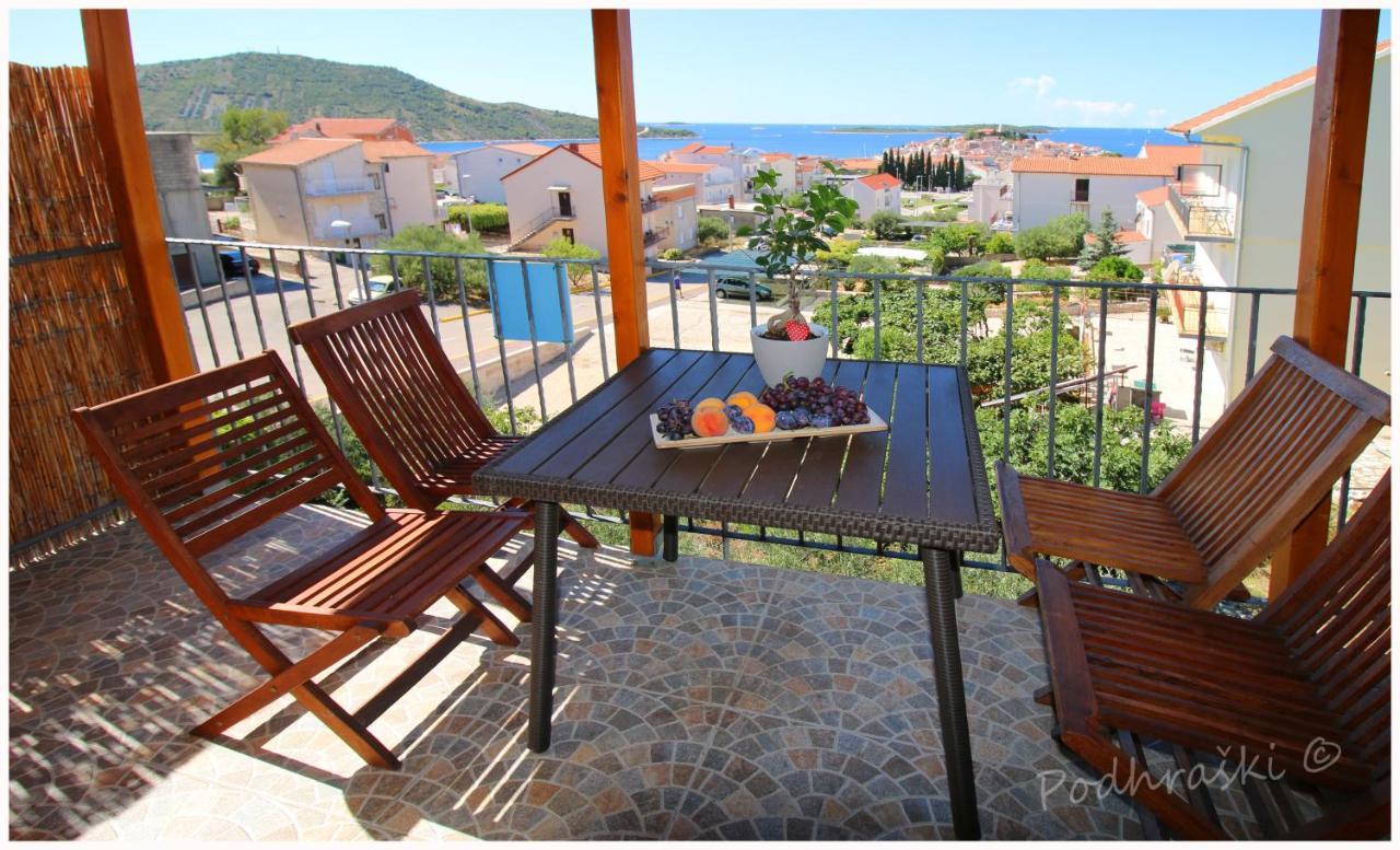 Primosten Apartments Ngoại thất bức ảnh