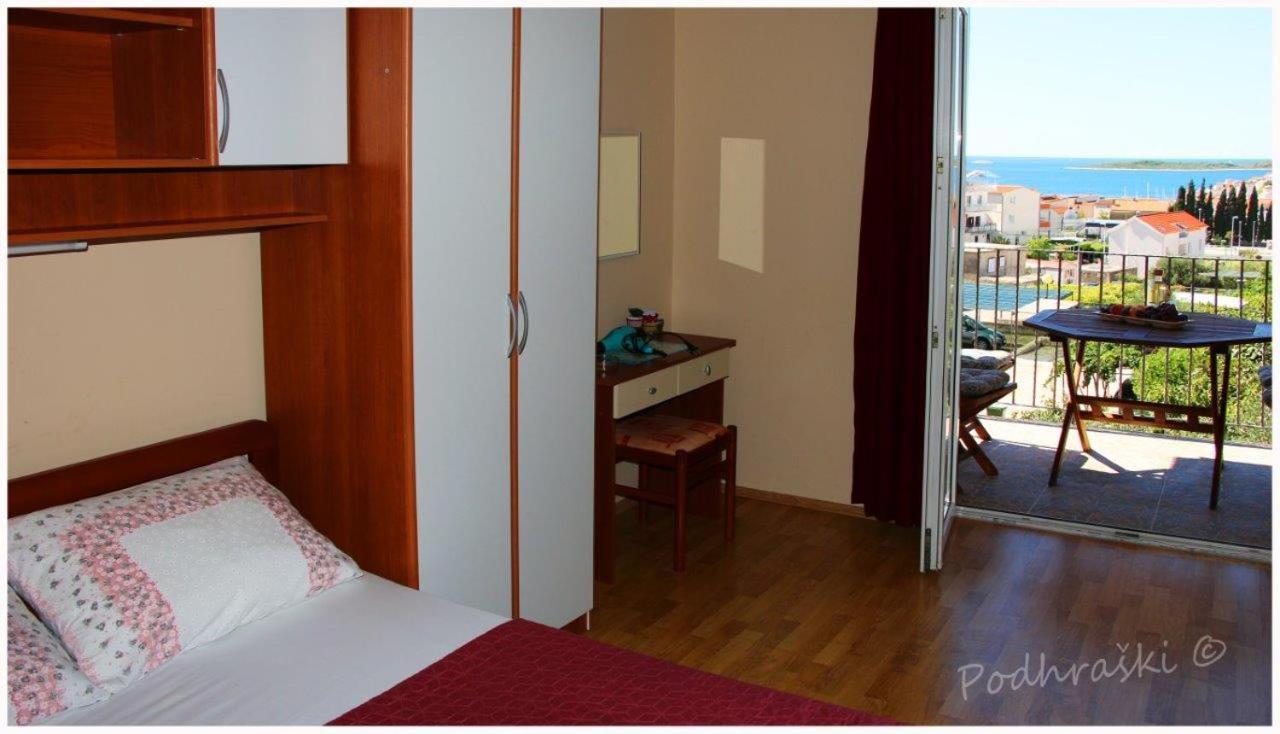 Primosten Apartments Ngoại thất bức ảnh