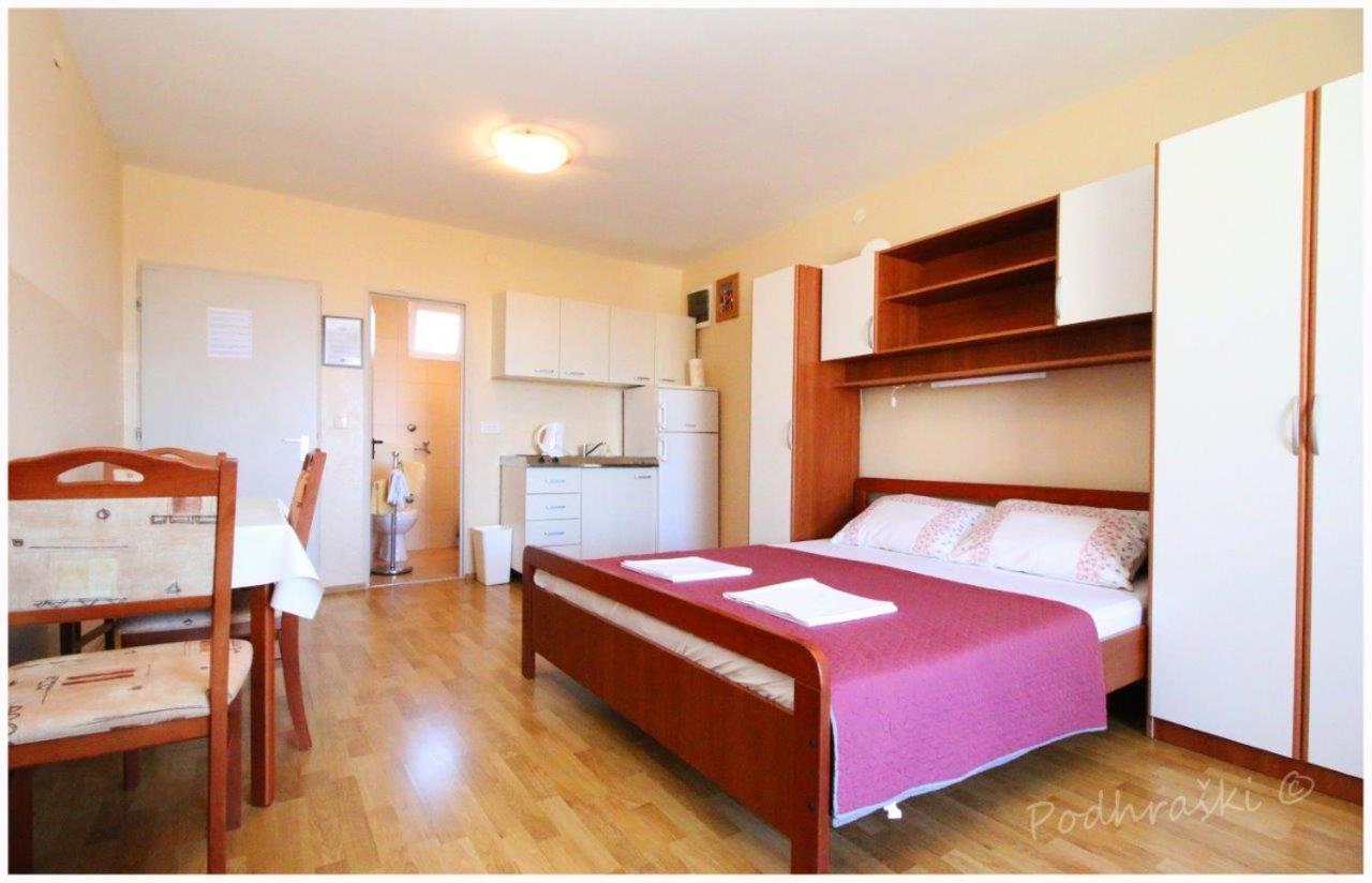 Primosten Apartments Ngoại thất bức ảnh