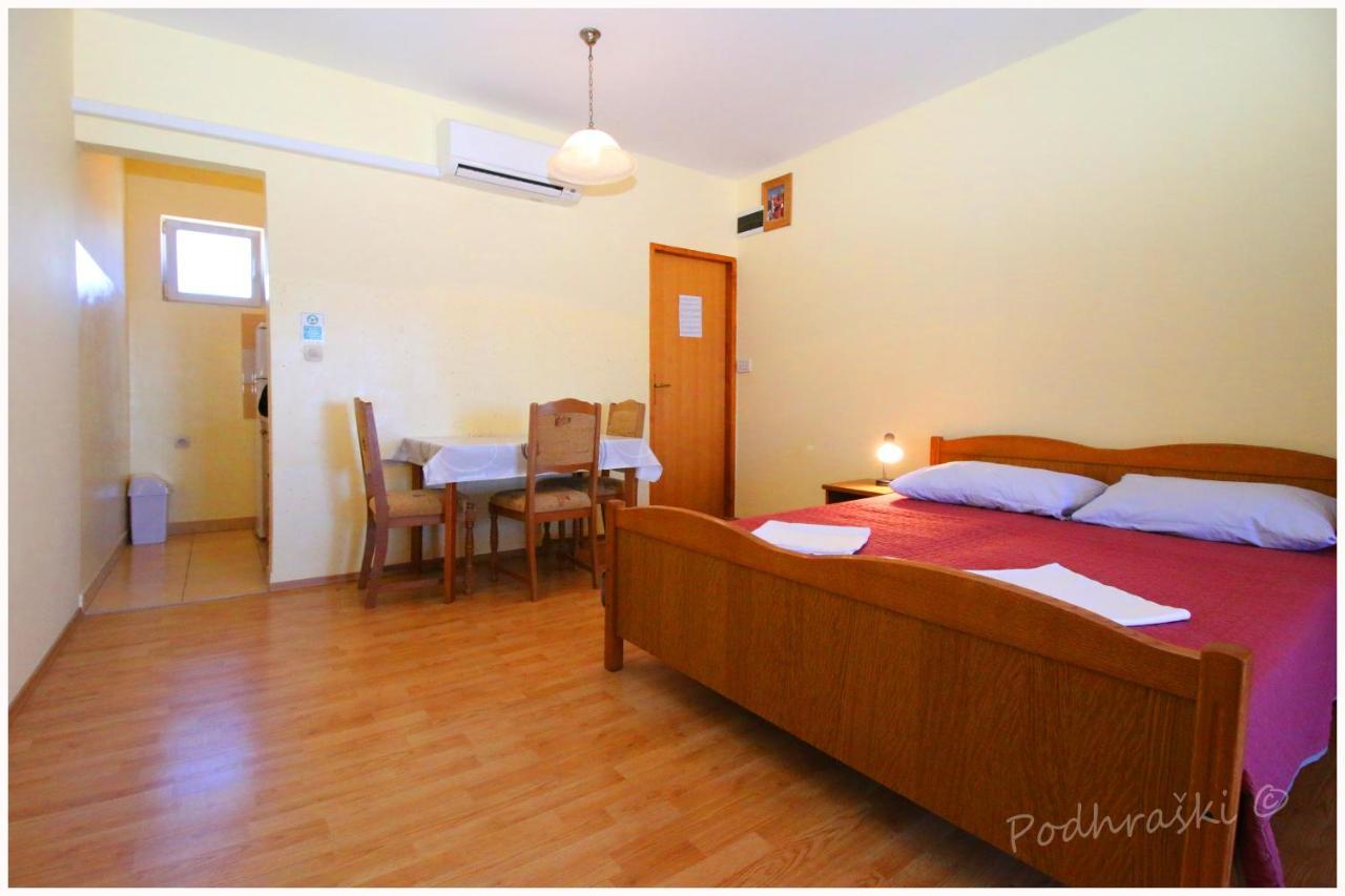 Primosten Apartments Ngoại thất bức ảnh