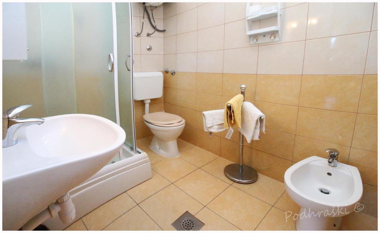 Primosten Apartments Ngoại thất bức ảnh